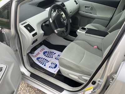 2012 Toyota Prius, $11900. Photo 5