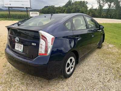 2015 Toyota Prius, $15900. Photo 3