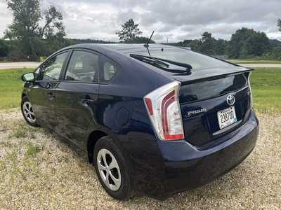 2015 Toyota Prius, $15900. Photo 4