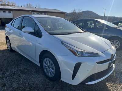 2019 Toyota Prius, $17900. Photo 2