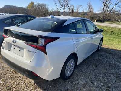 2019 Toyota Prius, $17900. Photo 4