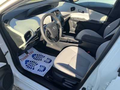 2019 Toyota Prius, $17900. Photo 5
