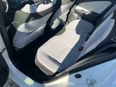 2019 Toyota Prius, $17900. Photo 6