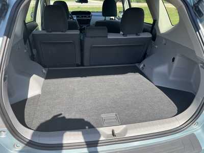 2017 Toyota Prius, $17900. Photo 8