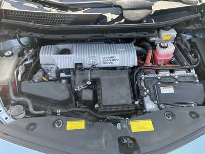 2017 Toyota Prius, $17900. Photo 9