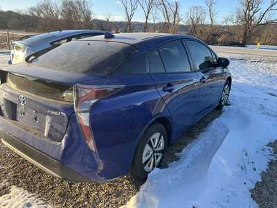 2017 Toyota Prius, $16500. Photo 4