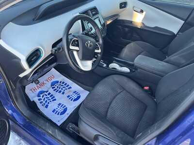 2017 Toyota Prius, $16500. Photo 5