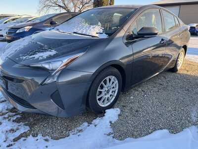 2017 Toyota Prius, $12900. Photo 1