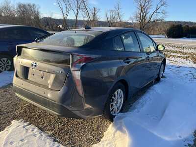 2017 Toyota Prius, $12900. Photo 4