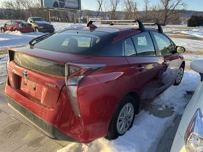 2016 Toyota Prius, $0. Photo 4