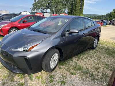 2019 Toyota Prius, $19900. Photo 1