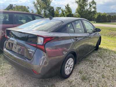 2019 Toyota Prius, $19900. Photo 4