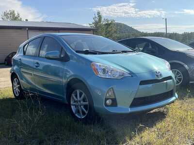 2013 Toyota Prius, $8900. Photo 2