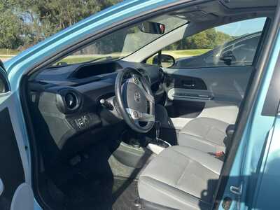 2013 Toyota Prius, $8900. Photo 5