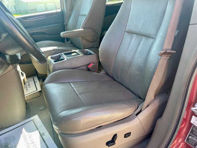 2012 Chrysler Town & Country, $5998. Photo 10