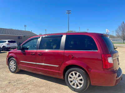 2012 Chrysler Town & Country, $5998. Photo 3
