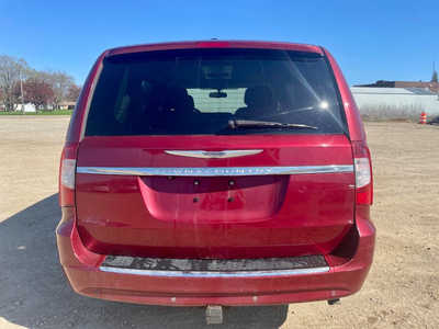 2012 Chrysler Town & Country, $5998. Photo 4