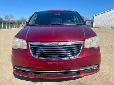 2012 Chrysler Town & Country, $5998. Photo 8