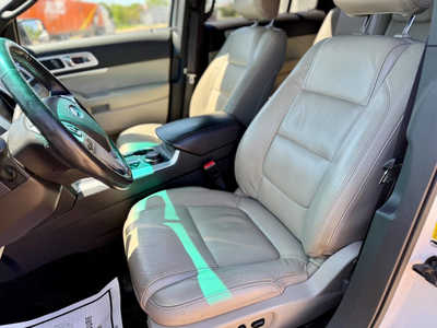 2015 Ford Explorer, $7998. Photo 10