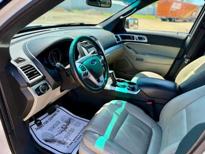 2015 Ford Explorer, $7998. Photo 9