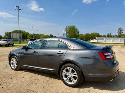 2016 Ford Taurus, $12998. Photo 3