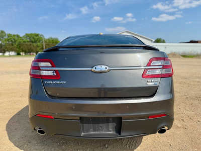 2016 Ford Taurus, $12998. Photo 4