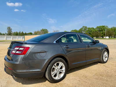 2016 Ford Taurus, $12998. Photo 5