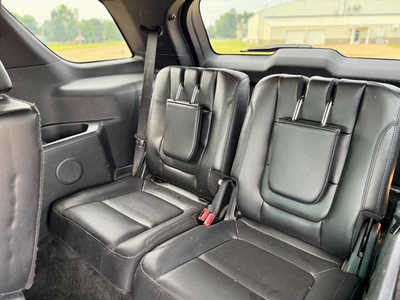 2016 Ford Explorer, $12998. Photo 12