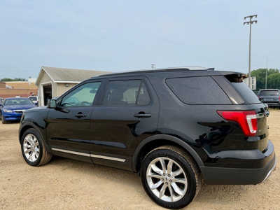 2016 Ford Explorer, $12998. Photo 3