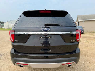 2016 Ford Explorer, $12998. Photo 4