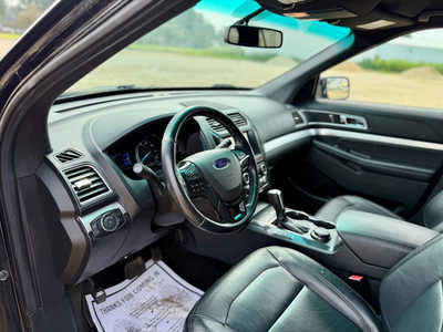 2016 Ford Explorer, $12998. Photo 9