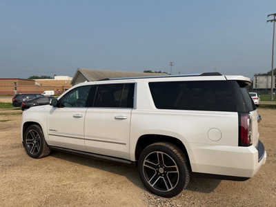 2017 GMC Yukon XL, $0. Photo 3