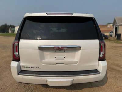 2017 GMC Yukon XL, $0. Photo 4