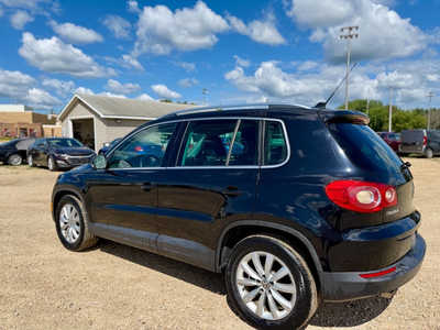 2011 Volkswagen Tiguan, $6998. Photo 3