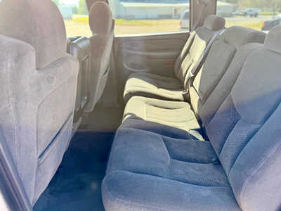 2005 Chevrolet 2500 Crew Cab, $9998. Photo 12