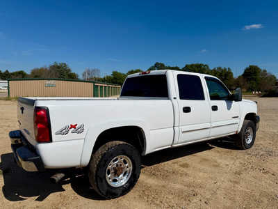 2005 Chevrolet 2500 Crew Cab, $9998. Photo 5