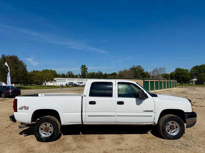 2005 Chevrolet 2500 Crew Cab, $9998. Photo 6