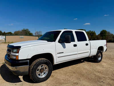2005 Chevrolet 2500 Crew Cab, $9998. Photo 1