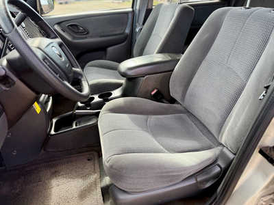 2004 Mazda Tribute, $3998. Photo 10