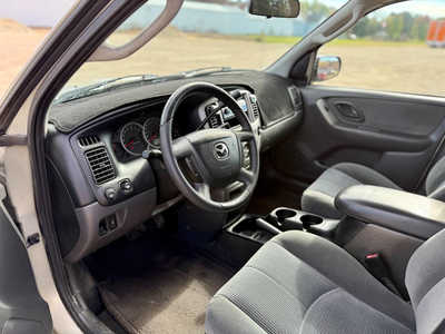 2004 Mazda Tribute, $3998. Photo 9