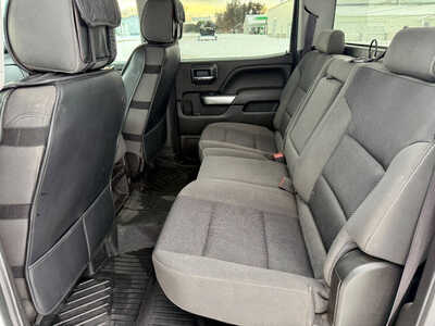 2017 Chevrolet 1500 Crew Cab, $14998. Photo 11