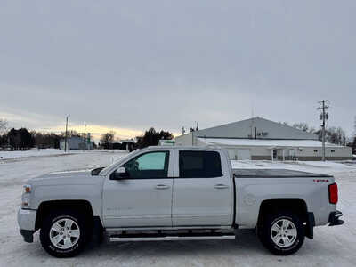 2017 Chevrolet 1500 Crew Cab, $14998. Photo 2