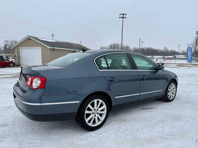 2010 Volkswagen Passat, $2998. Photo 5