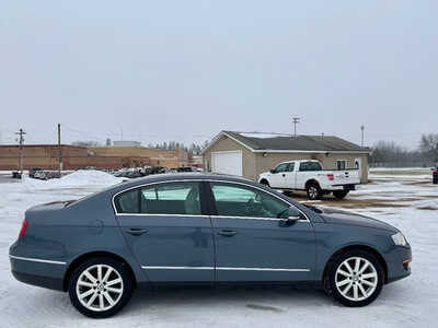 2010 Volkswagen Passat, $2998. Photo 6