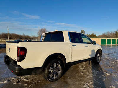 2017 Honda Ridgeline, $21998. Photo 5