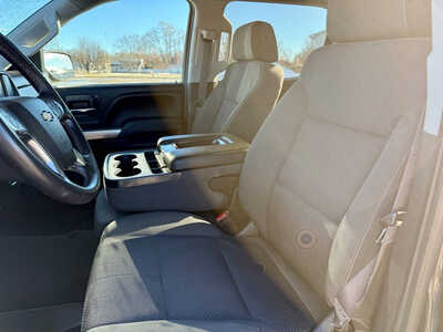 2017 Chevrolet 1500 Crew Cab, $16998. Photo 10