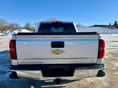 2014 Chevrolet 1500 Crew Cab, $15998. Photo 5