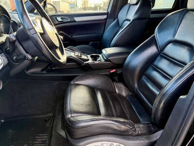 2011 Porsche Cayenne, $13998. Photo 9