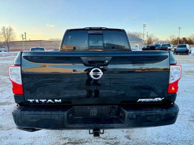 2017 Nissan Titan, $20998. Photo 4
