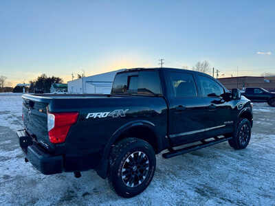 2017 Nissan Titan, $20998. Photo 5